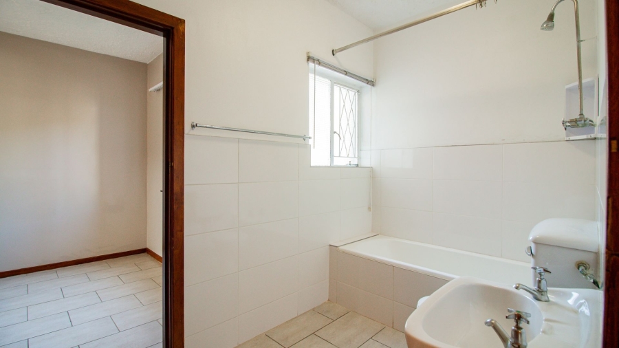 2 Bedroom Property for Sale in Bonza Bay Eastern Cape